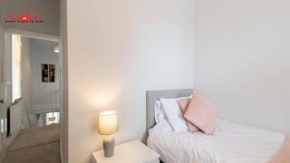 Modern 3-Bedroom Home - Sleeps 6 - 15 Mins to Town - Darlington - 6