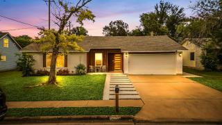 4BR Luxury Stay | 2 Kings | Near DT | Family+Games - Austin - 0