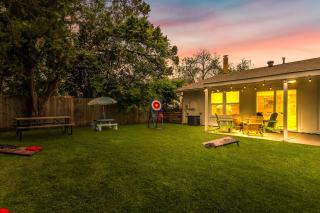4BR Luxury Stay | 2 Kings | Near DT | Family+Games - Austin - 3