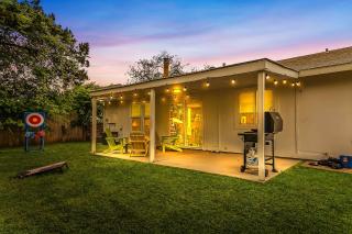 4BR Luxury Stay | 2 Kings | Near DT | Family+Games - Austin - 2