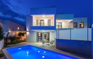 Amazing Home In Linardici - 1