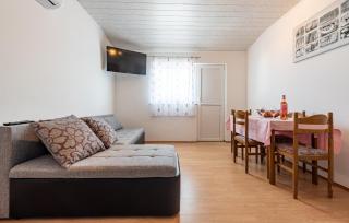 2 Bedroom Nice Apartment In Pag - 8