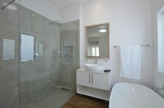 Caracal 54 Overnight for 2 - 4