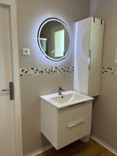 Chambre avec douche, WC et terrasse privative - Saint-Vincent-de-Tyrosse - 4