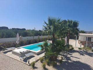 Villa Dadis - - 0