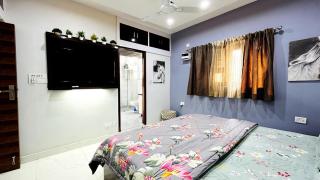 AHAM PREMA Luxe 3 BR Stay 15 min from Airport - Nuova Delhi - 5