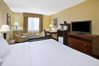 Quality Inn Marshall near I-69 - Marshall - 1