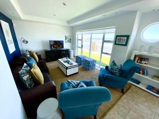 Waterfront Seafront cottage C3 - Mondesa - 2