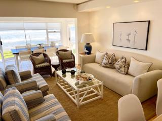 Waterfront Seafront cottage C3 - Mondesa - 7