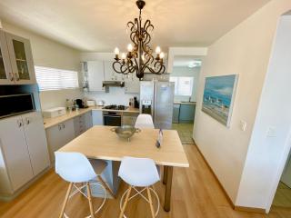 Waterfront Seafront cottage C3 - Mondesa - 1