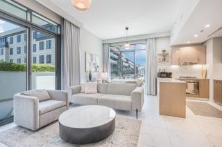 Modern Family Home with Dubai Skyline Views - 2