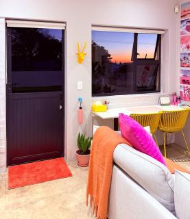Retro Tropicana - Hermanus - 1
