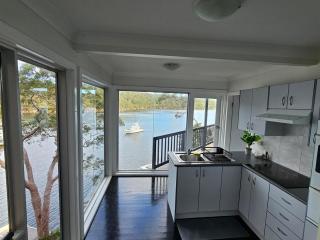 Breathtaking Waterfront Retreat- Studio Apartment - - 9