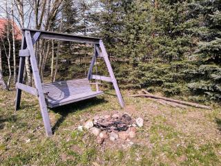 Uroczny domek z dużym ogrodem i tarasem blisko jeziora, cisza i spokój - - 5