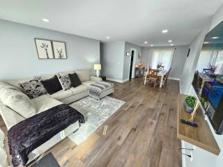 Modern Oasis: Gurnee Getaway - Gurnee - 1