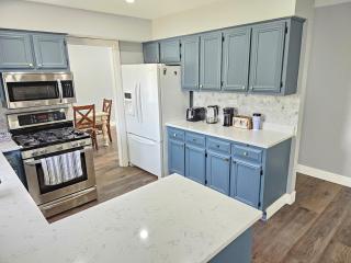 Modern Oasis: Gurnee Getaway - Gurnee - 2