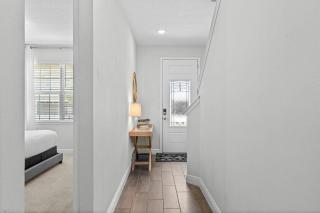 Chic Gateway - 5 Bedroom with Pool and Spa - 6