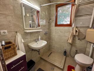 Cozy room with a bathroom - Sarajevo - 3