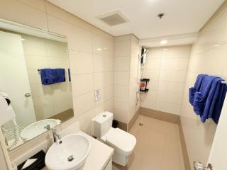 Sapphire Seaview Park Suites near Okada, Solaire, MOA, NAIA Airport, Bayview - 7