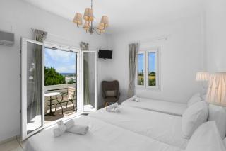 Tzane Studios & Apartments - Steps away from Golden Beach - Chrissi Akti - 2