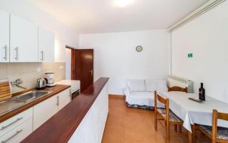 Apartments by the sea Banjol, Rab - 24668 - 2