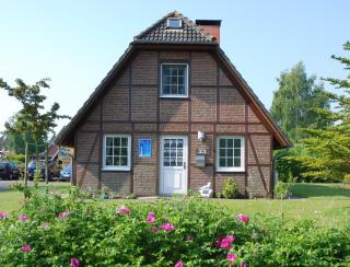 4 Personen Fachwerkhaus in erster Reihe zum Deich mit Badewanne und Kamin - 0