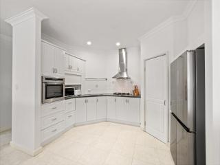 Luxury Canal Retreat with Jetty - 4