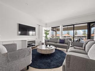 Kid-family Friendly Canal Retreat Jetty - Mandurah - 1