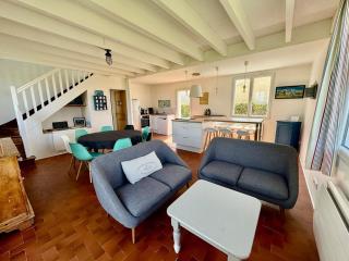 Maison du Crémiou en bord de mer - 8