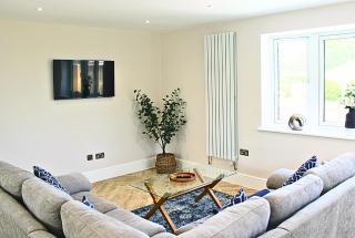 NEW! Perfect for Families & Contractors 5BR home with Parking & Garden - Excellent Location! - 1