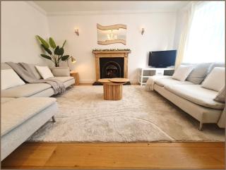 Double & Single Room Options in Quiet, Relaxing Home in Frankfield - 2