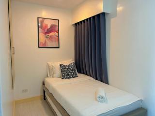 2bedroom Loft Apartment within BGC - Manila - 6
