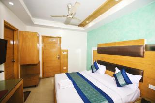 Hotel Lav-kush Deluxe 2 Minute Walk From New Delhi - New Delhi - 2