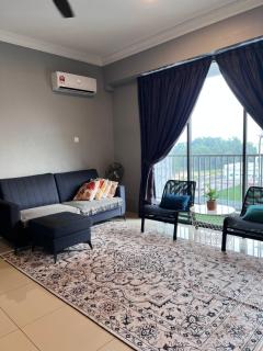 Casahome by Irdina Meru- 8pax -10pax - 4