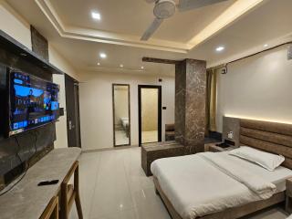 The Monarch Hotel By Birina - 5