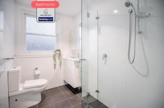 Sea Breeze Retreat, Ground Floor Convenience By One Luxe Stay Serviced Apartment & Vacation Rental Manly BEACH, Northern Beaches, Sydney - Sydney - 1