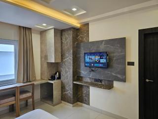 The Monarch Hotel By Birina - 6