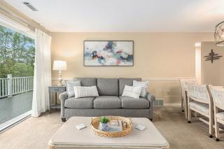 Beautiful Comfy 2 Bedroom Condo Stunning Golf Course Views 5166 - Traverse City - 5