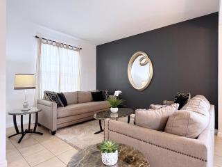 Last Minute Disney Getaway! Private Pool, Hot Tub & Games Room. Book Now! #17750 - Orlando - 5