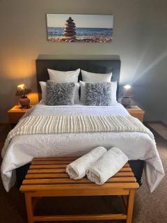 Platinum Airport Lodge & Guesthouse - Pretoria - 8