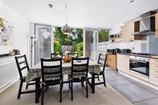 3 bed modern townhouse with self check in, sleeps 6, 35mins direct train to London Waterloo, zone 6 - Ewell - 7
