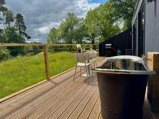 Heron - Luxurious Off-Grid Eco Cabin with River views - Market Drayton - 5