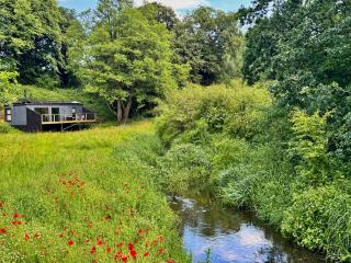 Heron - Luxurious Off-Grid Eco Cabin with River views - Market Drayton - 0