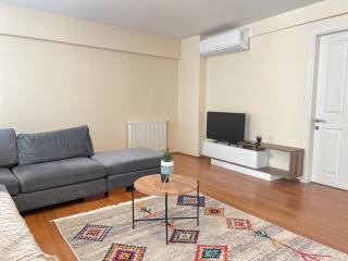 One Bedroom Spacious Apartment - Central Location - Elevator - Istanbul - 0