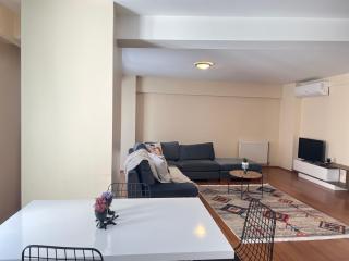 One Bedroom Spacious Apartment - Central Location - Elevator - Istanbul - 2