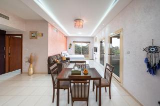 Golfside Serenity - Stylish 1 BHK by FREE Holiday Homes - Ra’s al-Chaima - 3