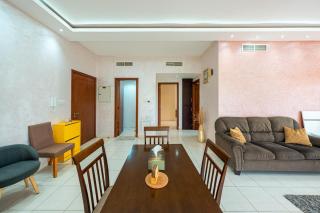 Golfside Serenity - Stylish 1 BHK by FREE Holiday Homes - Ra’s al-Chaima - 2