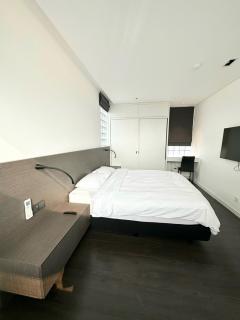 Louis - Căn hộ 2 ngủ phố Đội Cấn - Hanoi - 8