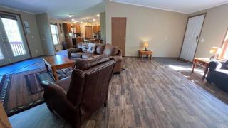 Acorn Acres Cabins Whitetail Run Cottage - Logan - 5