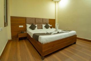 Hotel Tarry Town - 0